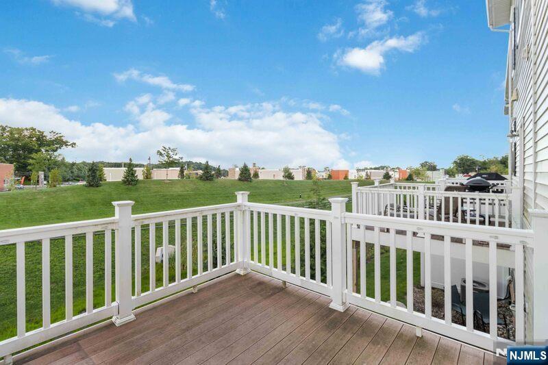 28 Colgate Drive 905