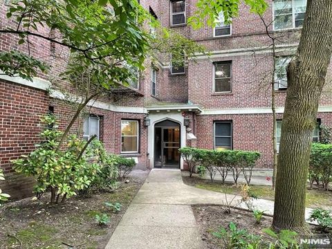 Photo of 100 Palisade AVE #C13, Englewood, NJ 07631 (MLS # 26027932)