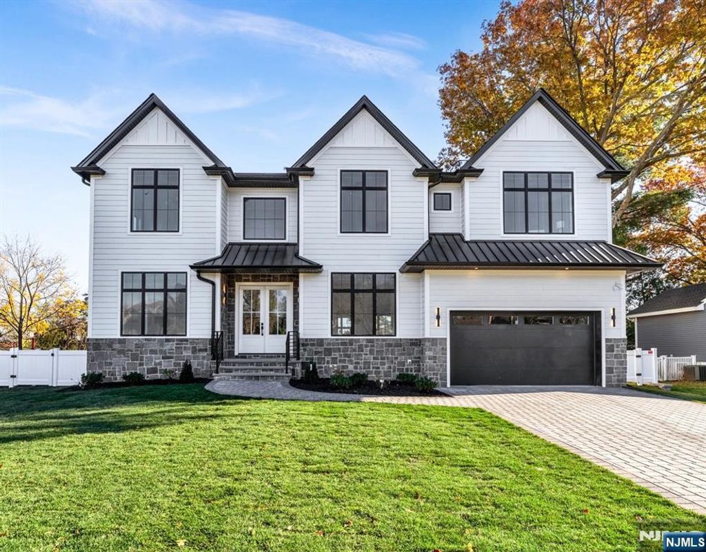 Photo of 11 Garvey Place, Glen Rock, NJ 07452 (MLS # 26001418)