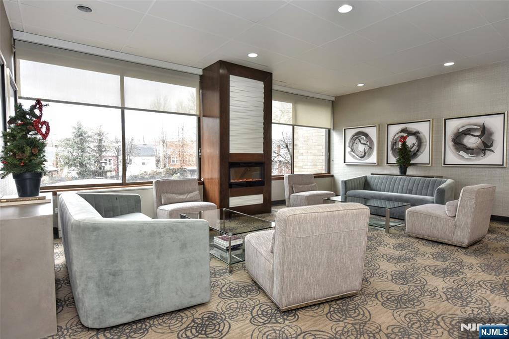 9060 Palisade Avenue 1003