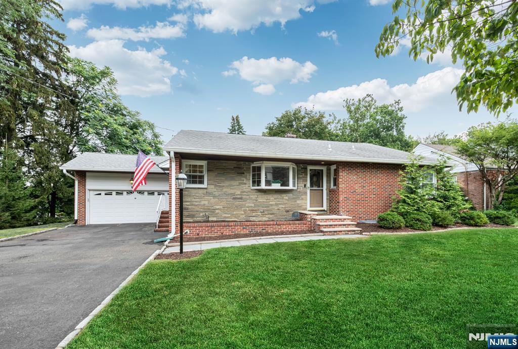 15 Kingwood Drive