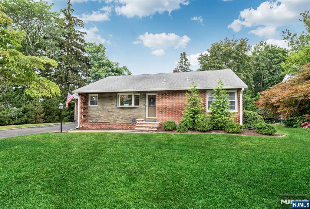 15 Kingwood Drive
