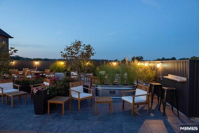 548 Franklin Avenue 214