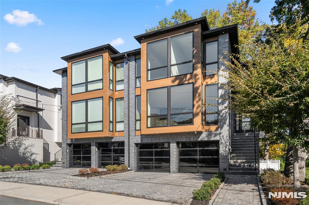 317 Slocum Way