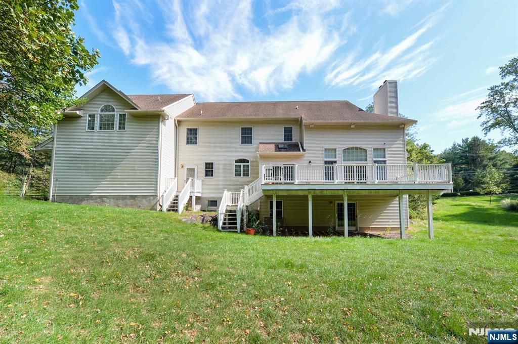 Photo of 515 E Saddle River Road, Upper Saddle River, NJ 07458 (MLS # 25031704)