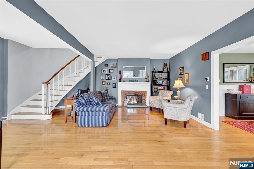 98 Maple Street