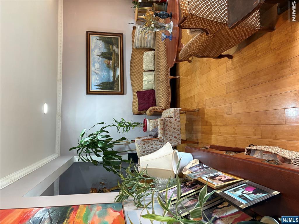 30 Harding Avenue