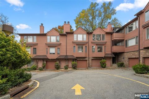 Photo of 222 Washington Ave, Fort Lee, NJ 07024 (MLS # 25038180)