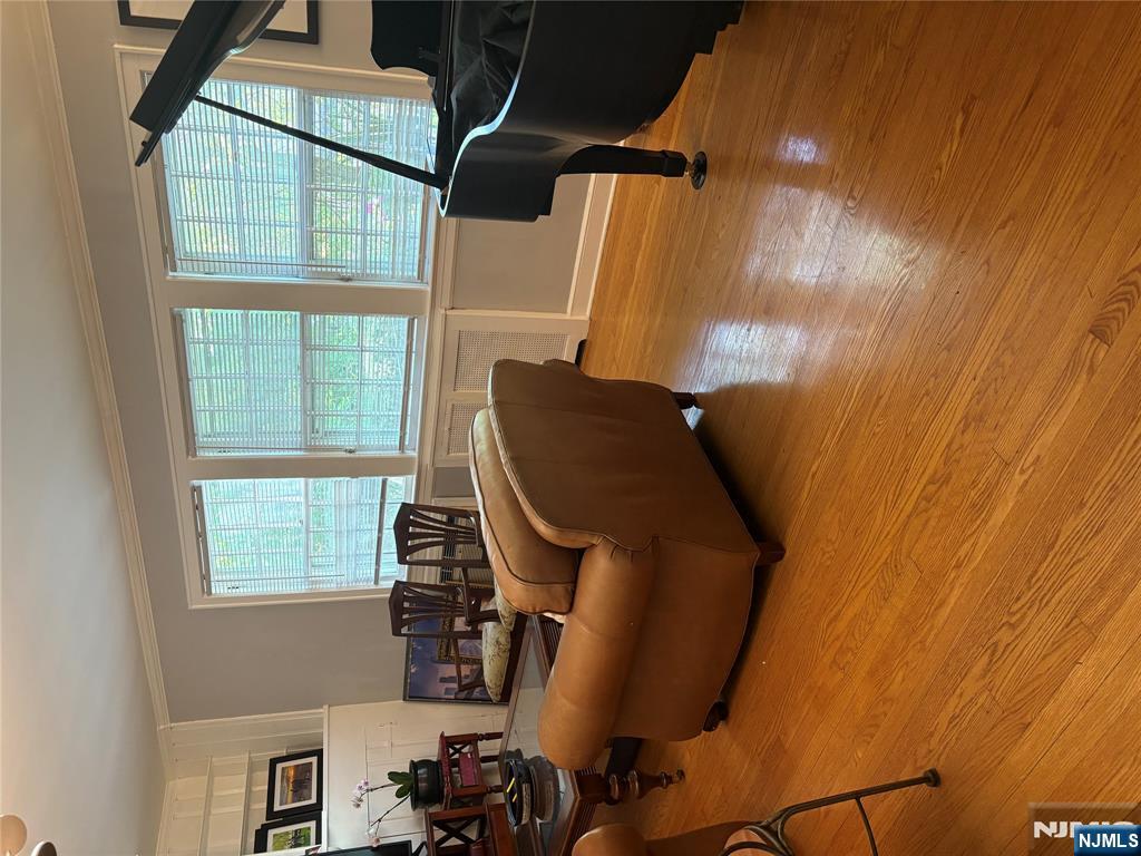 105 Reldyes Avenue