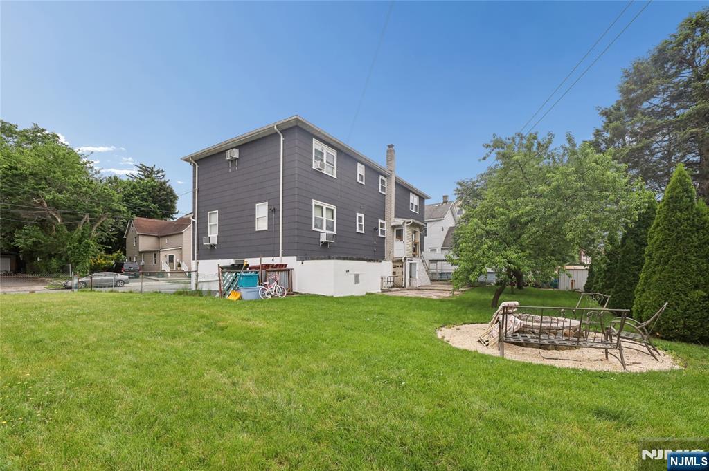 9 Memphis Avenue