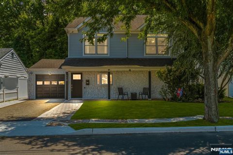 Photo of 118 Howard Avenue, Rochelle Park, NJ 07662 (MLS # 26023841)