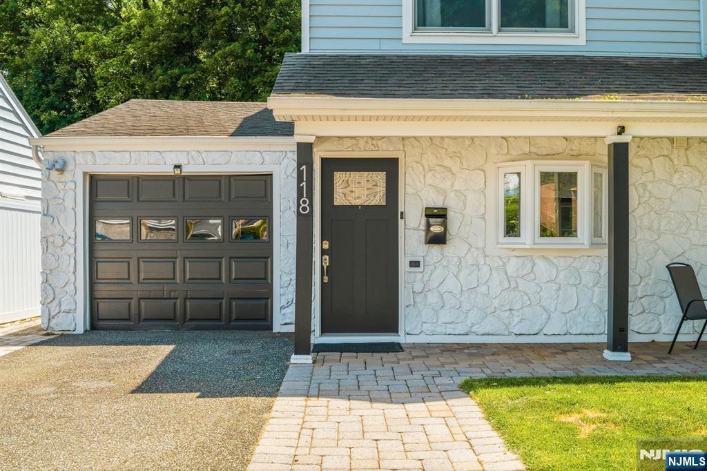 118 Howard Avenue
