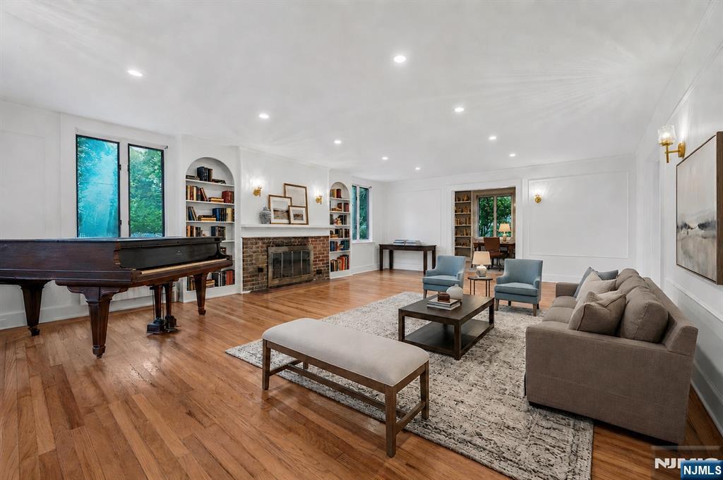 8 Harriot Avenue