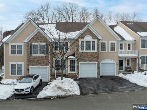 26 Birchwood Lane North Haledon NJ 07508