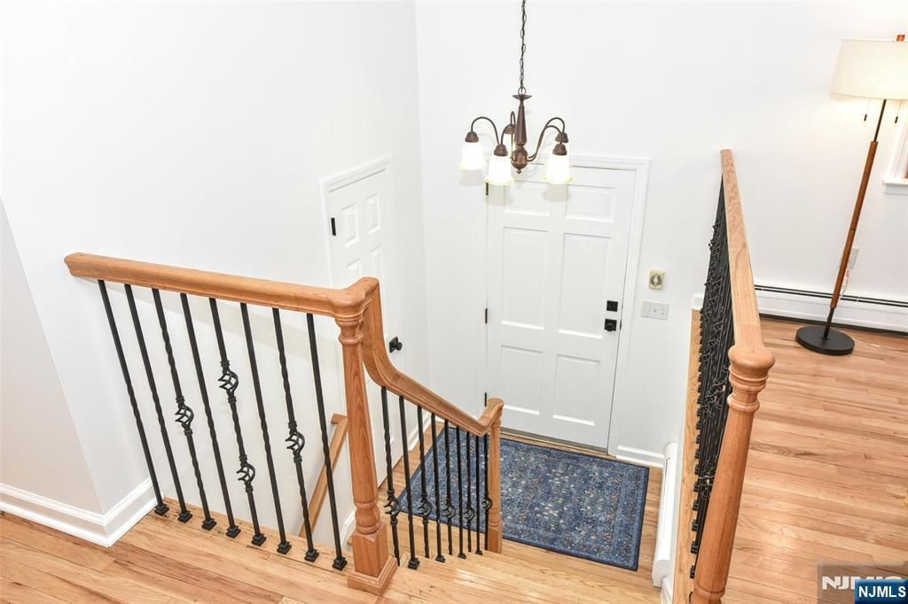 Photo of 254 Godwin Avenue, Wyckoff, NJ 07481 (MLS # 25042764)