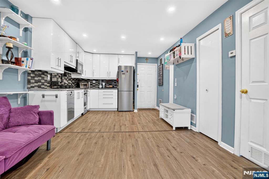 502 Livingston Court N502