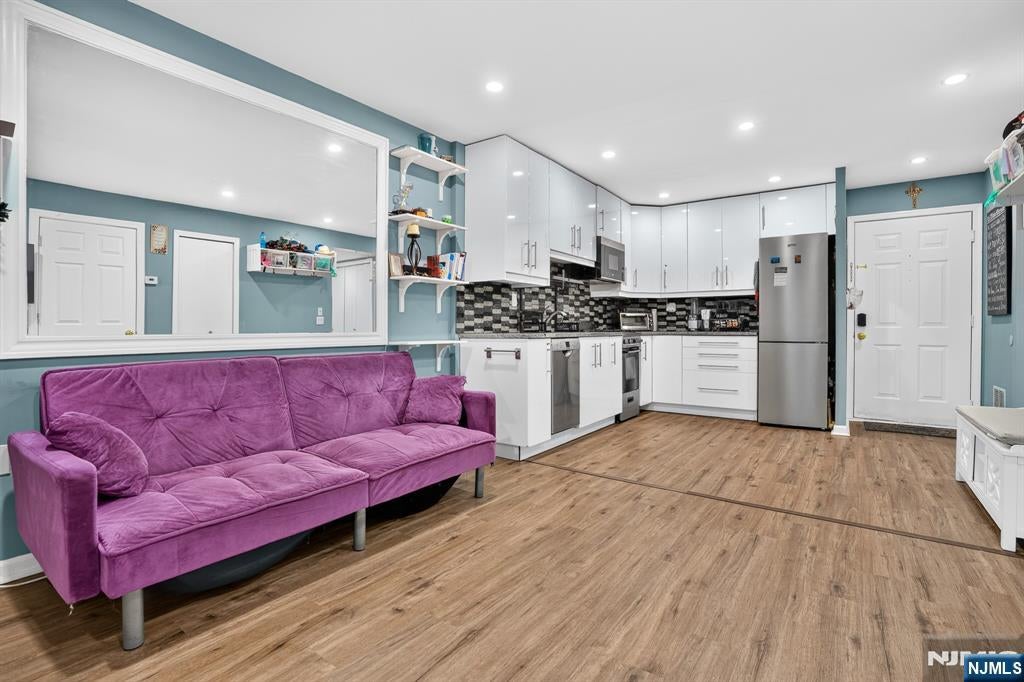 502 Livingston Court N502