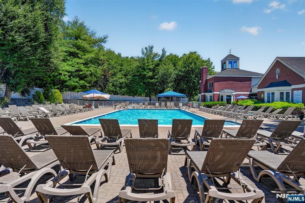 502 Livingston Court N502