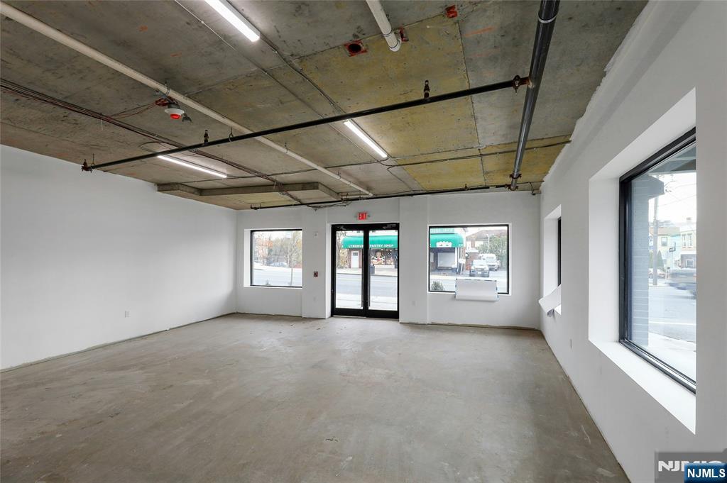 255 Ridge Road retail