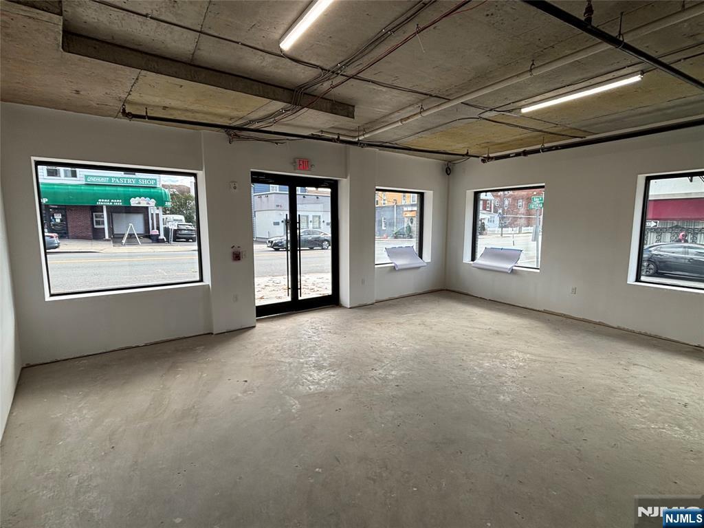 255 Ridge Road retail