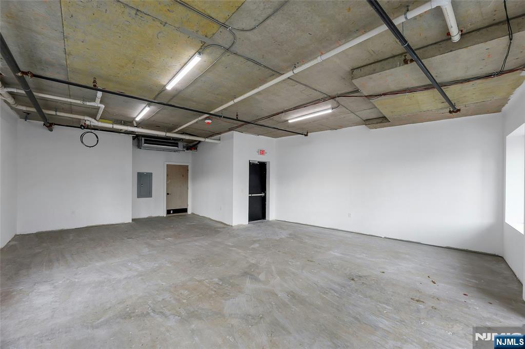 255 Ridge Road retail