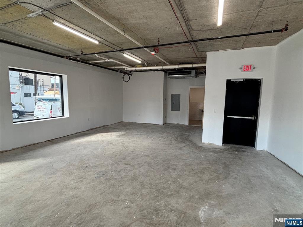 255 Ridge Road retail