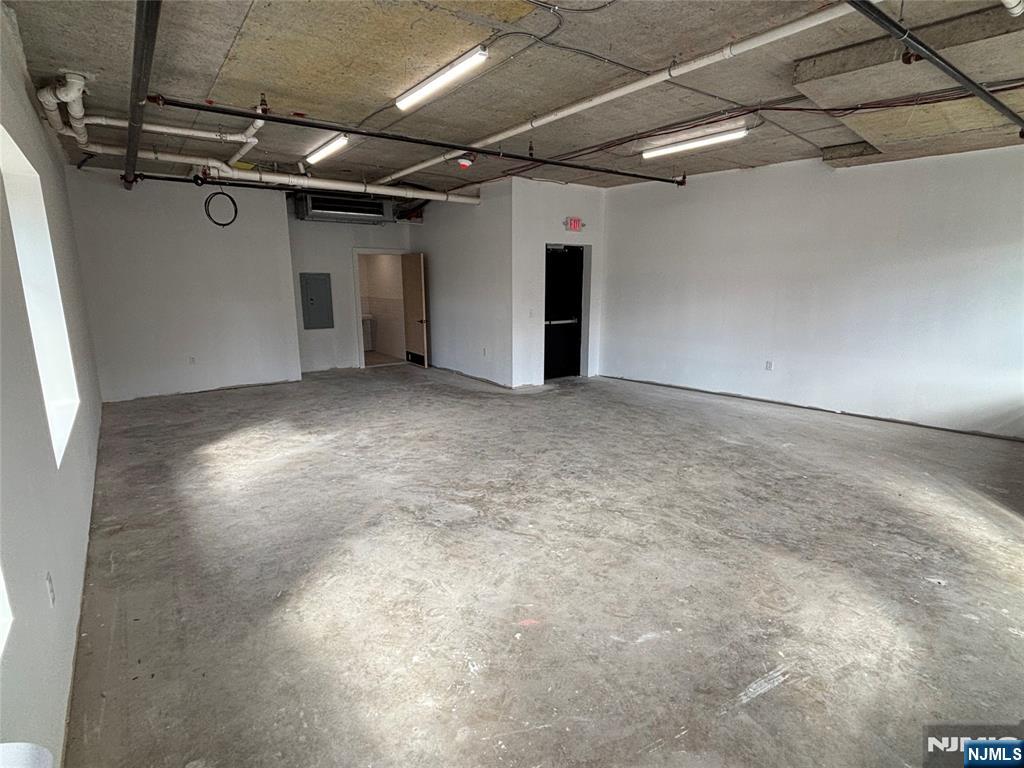 255 Ridge Road retail