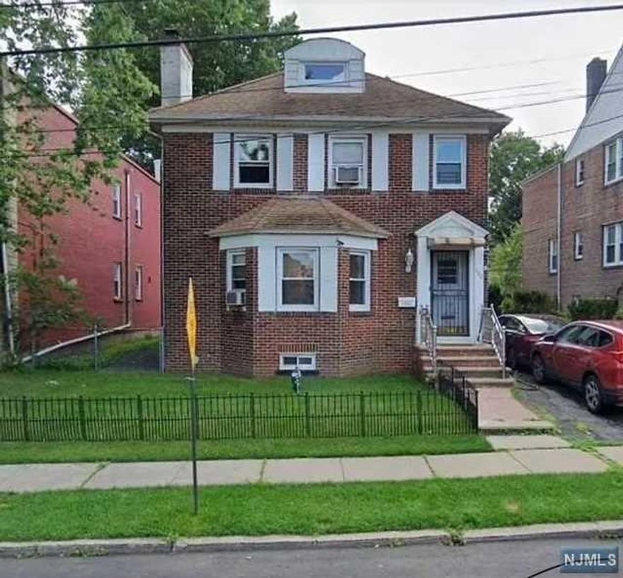 Spacious and bright 2 bedroom rent with attic for storage. One parking space, new windows, just painted and hardwood floors. Large living and dining room, kitchen and full bath. Laundry area with washer and dryer coin operated. Close to North Hudson park, business district and schools.