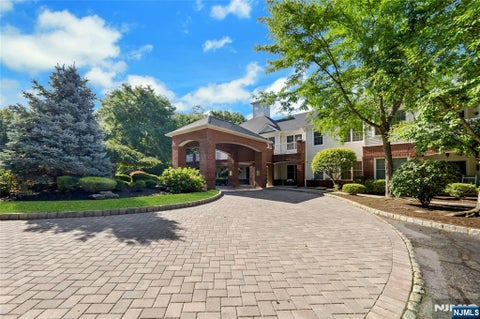 Photo of 100 Ridgewood Road #215, Twp of Washington, NJ 07676 (MLS # 26029147)