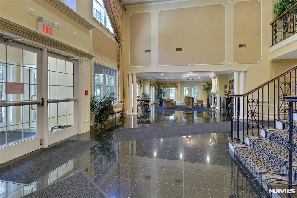 100 Ridgewood Road 215
