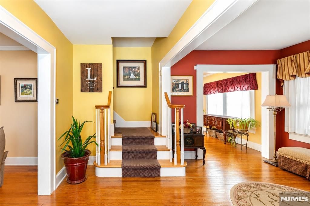 Photo of 7 Wayland Drive, Verona, NJ 07044 (MLS # 26016880)