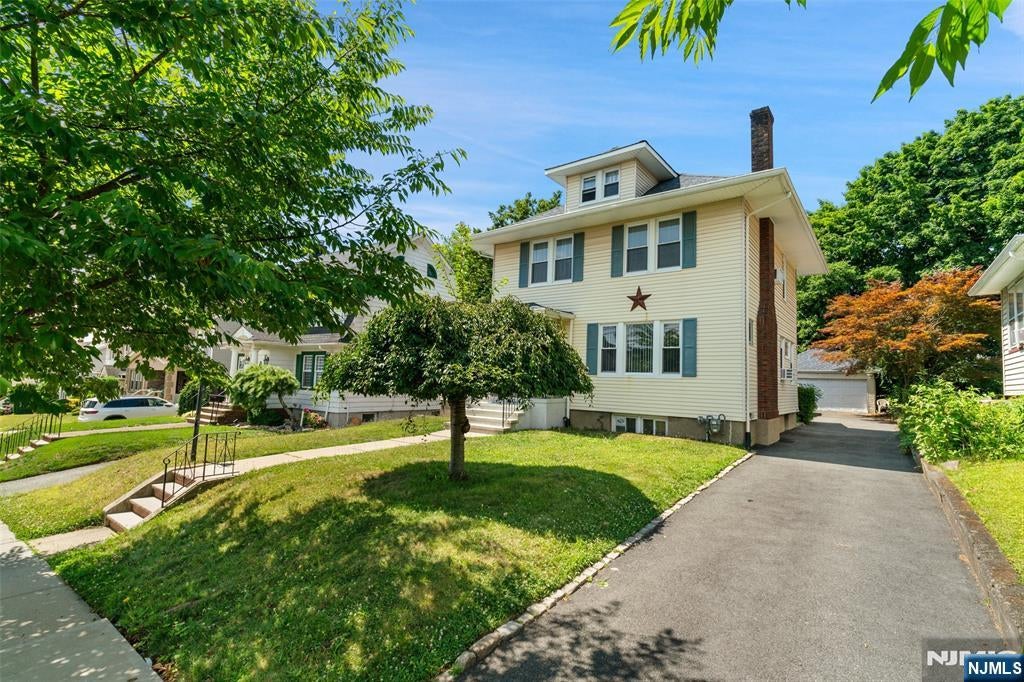 85 Dumont Avenue