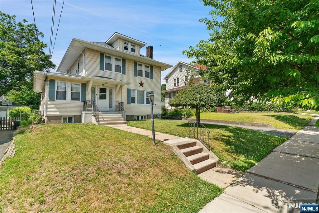 85 Dumont Avenue