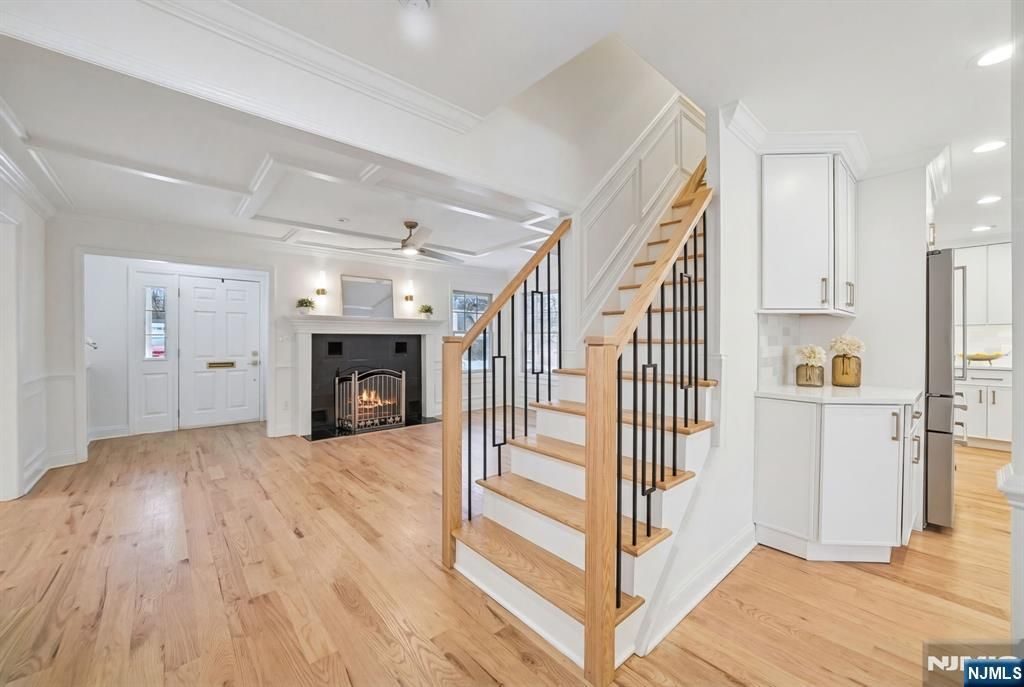 Photo of 6 Colony Dr, North Caldwell, NJ 07006 (MLS # 26005813)