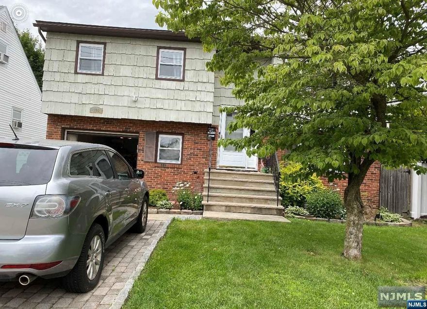 Remarks: SWEET HILLCREST LOCATION , SECTION TOTOWA BORDER ,WELL MAINTAINED BI-LEVEL HOME WITH CENTRAL AIR AND HARDWOOD FLOORS , FULL BASEMENT/PART FINISHED . FLOOD INSURANCE REQUIRED.
