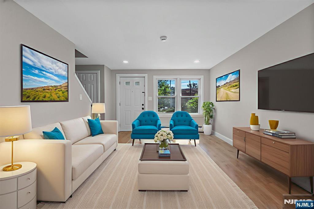 230 Lafayette Place 2C