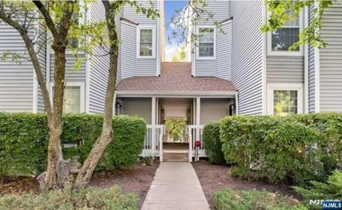 Photo of 28 Cliff Dr #28, Englewood, NJ 07631 (MLS # 26002752)