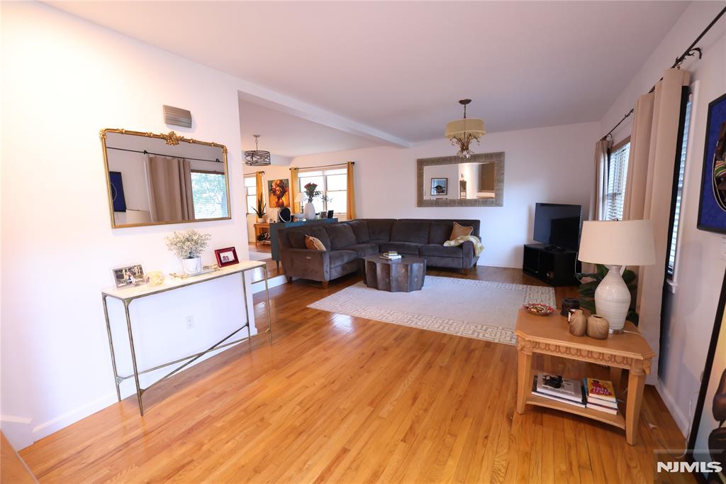 59 Spring Valley Avenue