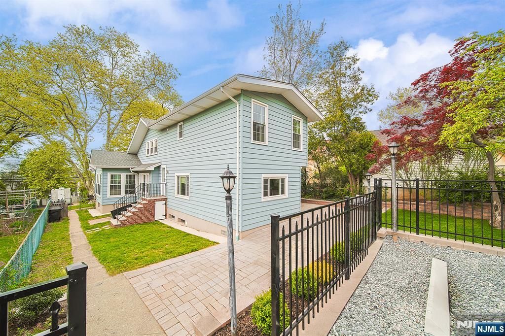 Photo of 586 Hillside Street, Ridgefield, NJ 07657 (MLS # 26015084)