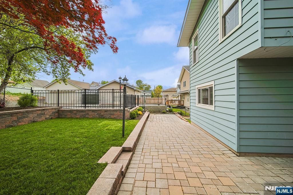 Photo of 586 Hillside Street, Ridgefield, NJ 07657 (MLS # 26015084)