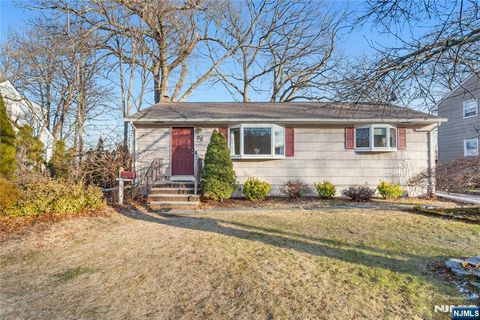 Photo of 86 Reservoir Avenue, Butler, NJ 07405 (MLS # 26001270)