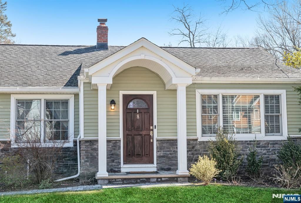 Photo of 8 Prescott Road, Ho-Ho-Kus, NJ 07423 (MLS # 26005974)