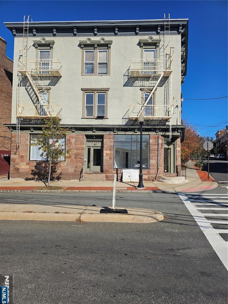 Spacious 2nd Floor Condo featuring One Bedroom, Living Room, Kitchen & full bath. Hardwood Flooring, plenty of closet space. Near Bay Street Train Station.