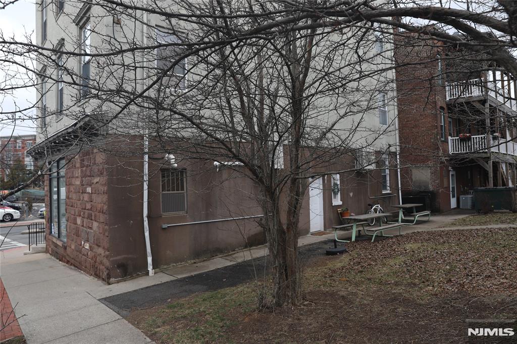 41 Glenridge Avenue 2L