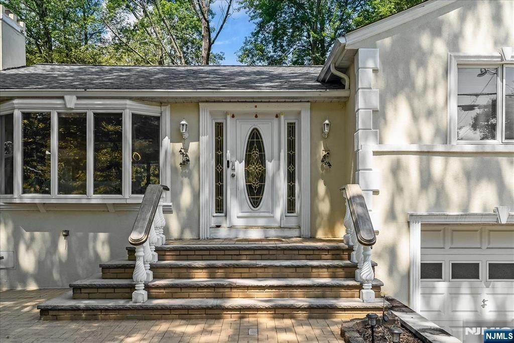 Photo of 531 Mountain Avenue, North Caldwell, NJ 07006 (MLS # 25035195)