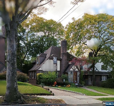 Photo of 624 Ramapo Road, Teaneck, NJ 07666 (MLS # 25037517) Photo of 624 Ramapo Road, Teaneck, NJ 07666 (MLS # 25037517)