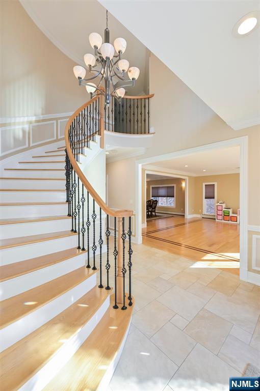 1044 Fairview Lane
