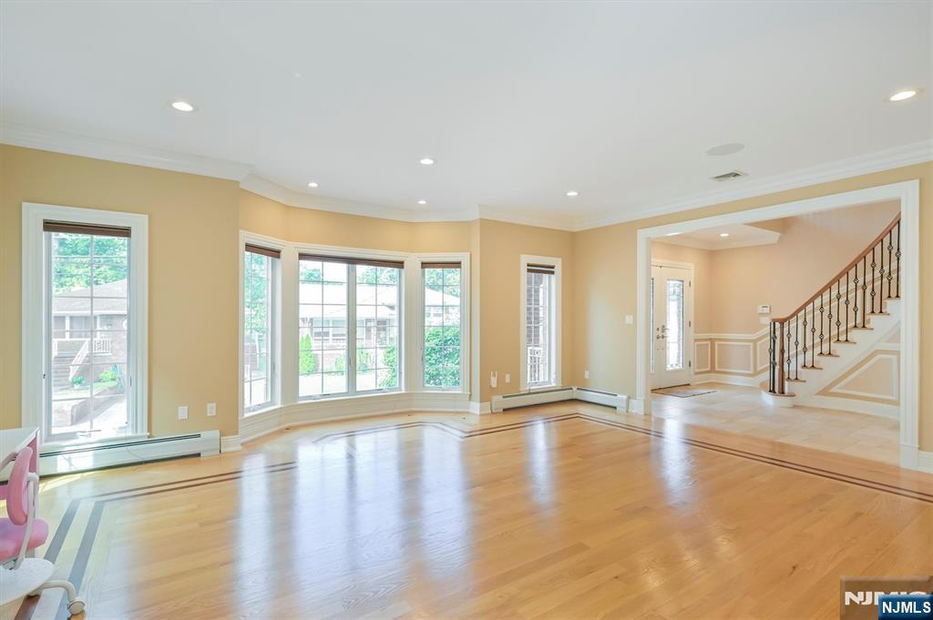 1044 Fairview Lane