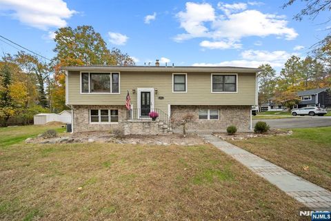 Photo of 407 Overbrook Road, Northvale, NJ 07647 (MLS # 25038548) Photo of 407 Overbrook Road, Northvale, NJ 07647 (MLS # 25038548)