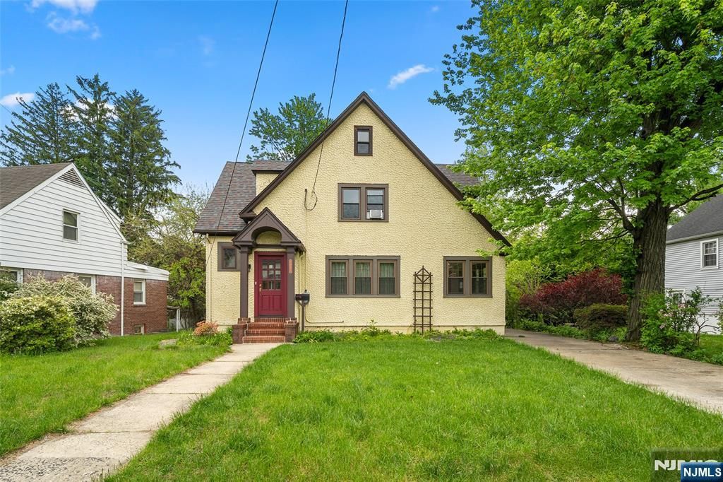 Photo of 1231 Alicia Avenue, Teaneck, NJ 07666 (MLS # 26013010)